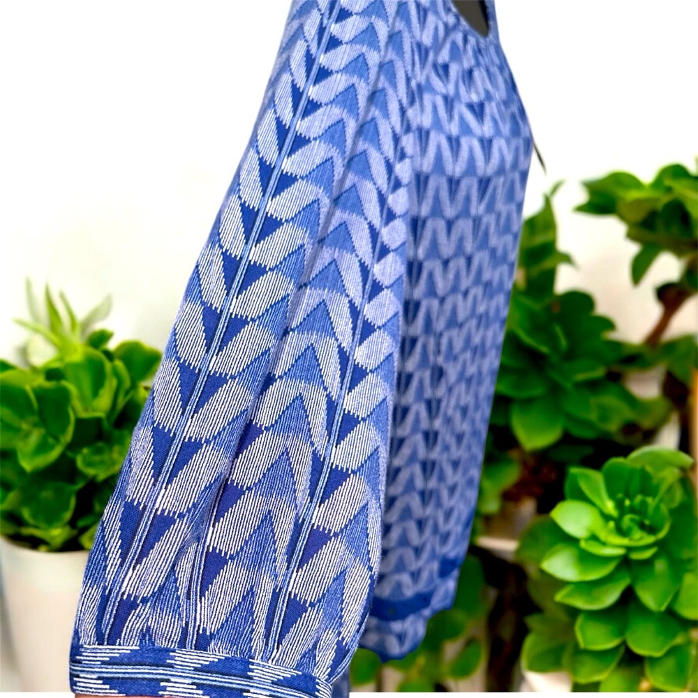 Merona π¦ Sz M Blue Blouse with Relaxed Fit and Rounded Neckline - Picture 6 of 9
